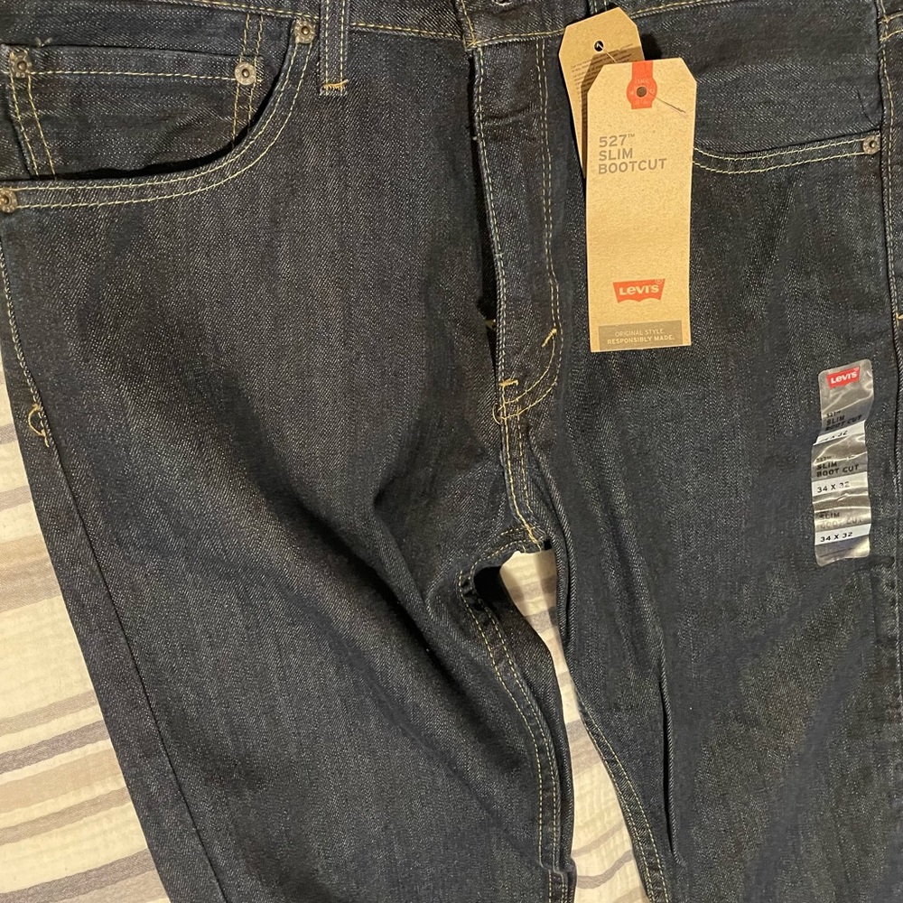 Levis